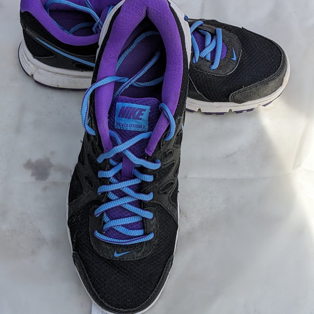 Nike Shoes - Picture 2 of 5
